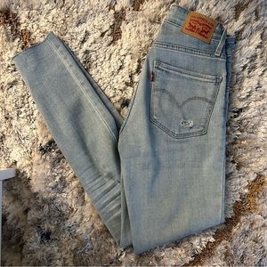 levi’s light wash ripped jeans - 24 x 28